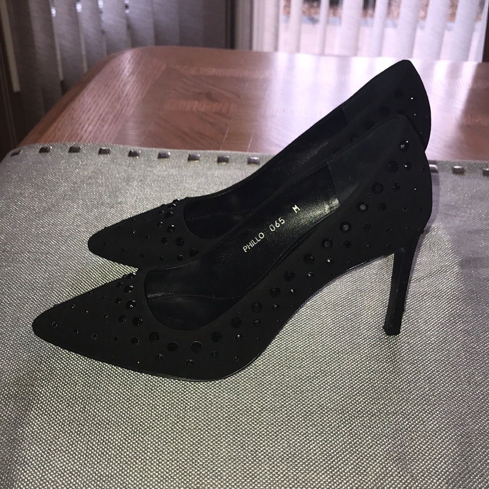 Like new Donald Pliner Black suede pumps size 6.5